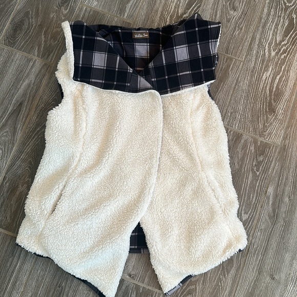 Womens Matilda Jane size small S reversible Sherpa black gray plaid winter vest - Picture 5 of 8